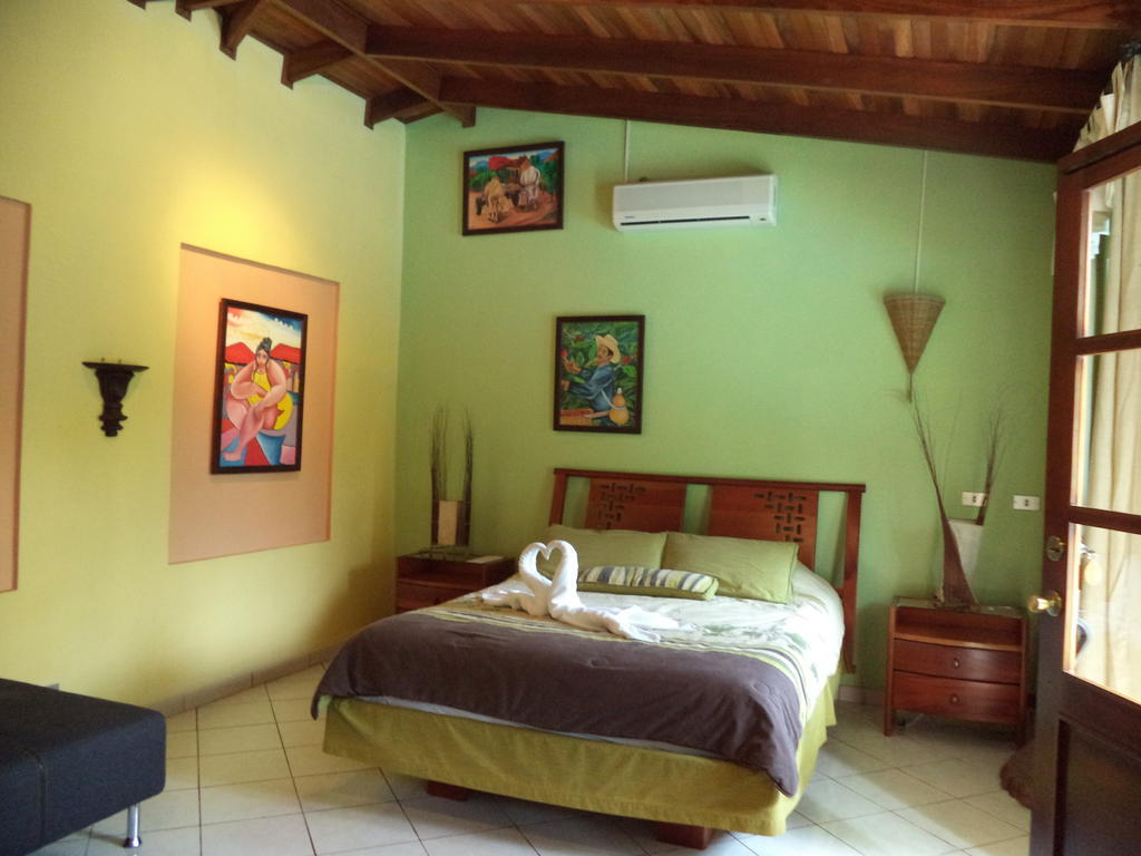 Hotel Vagabondo La Fortuna Стая снимка