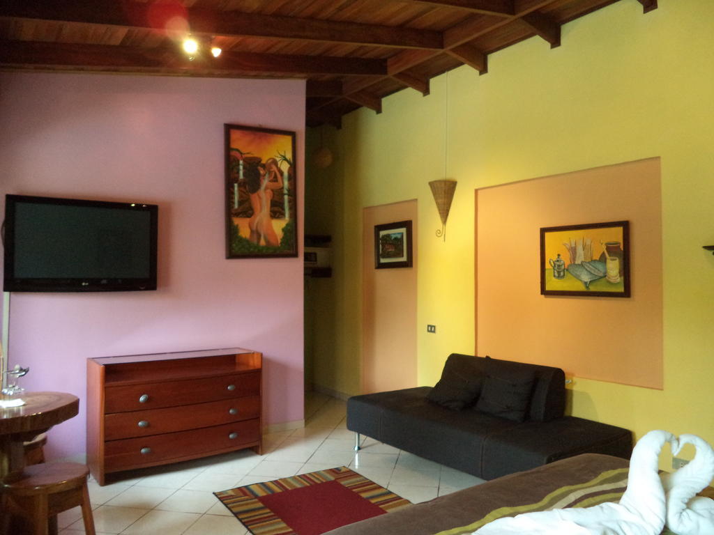 Hotel Vagabondo La Fortuna Екстериор снимка