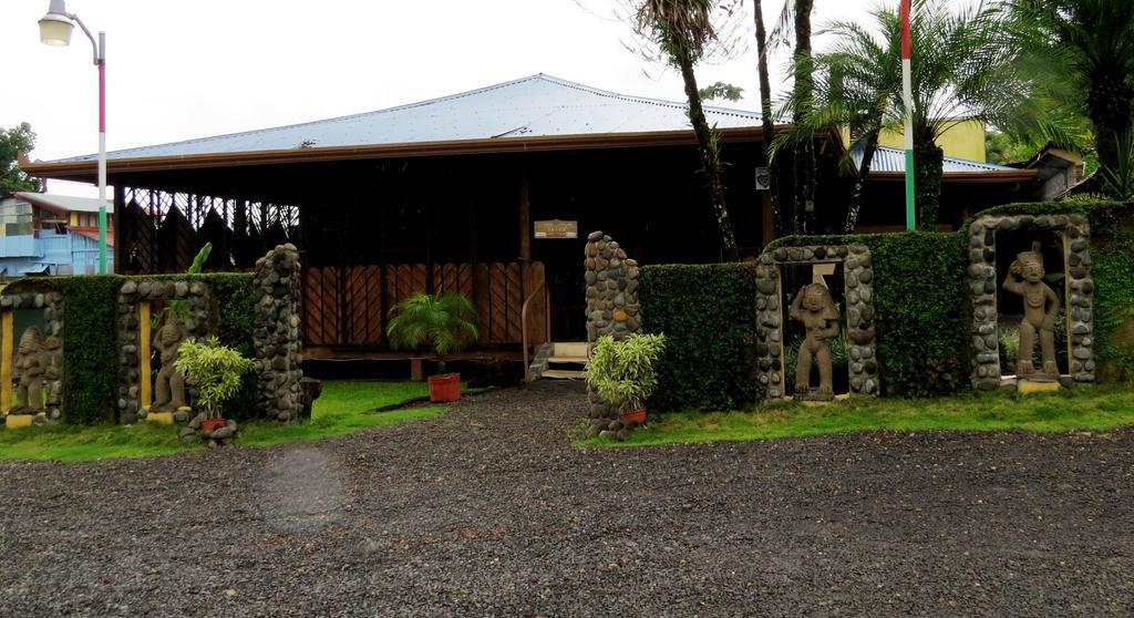 Hotel Vagabondo La Fortuna Екстериор снимка
