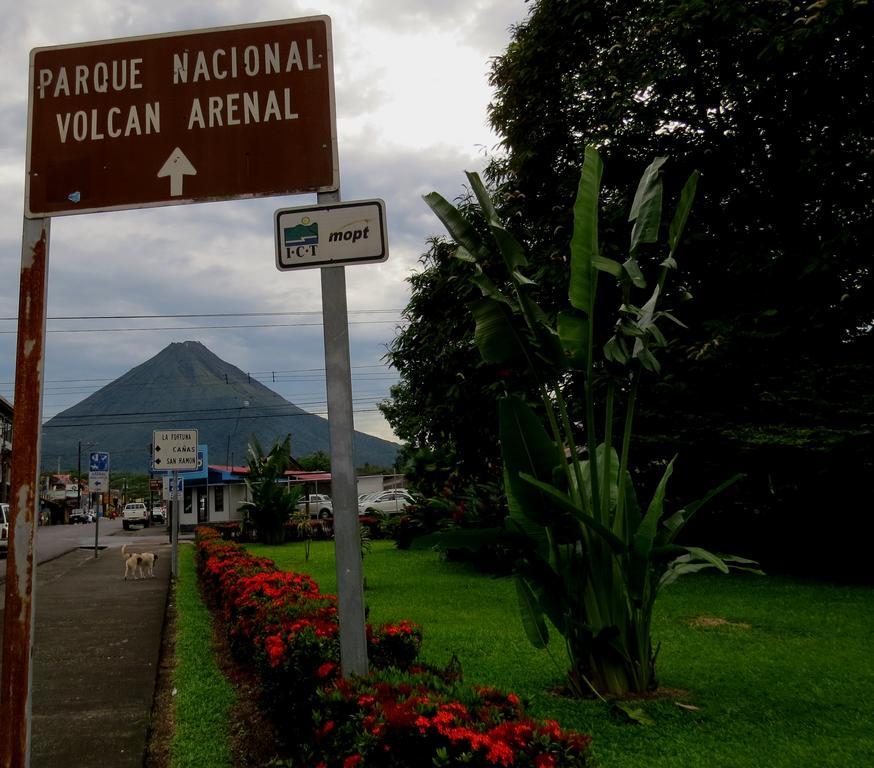 Hotel Vagabondo La Fortuna Екстериор снимка