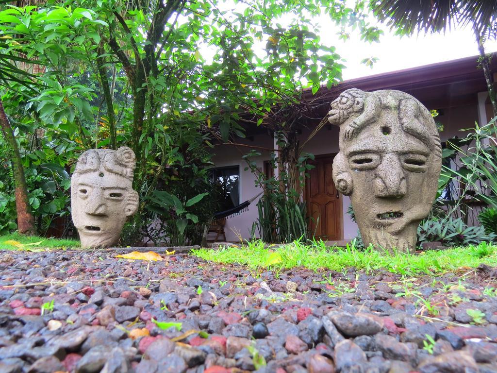 Hotel Vagabondo La Fortuna Екстериор снимка