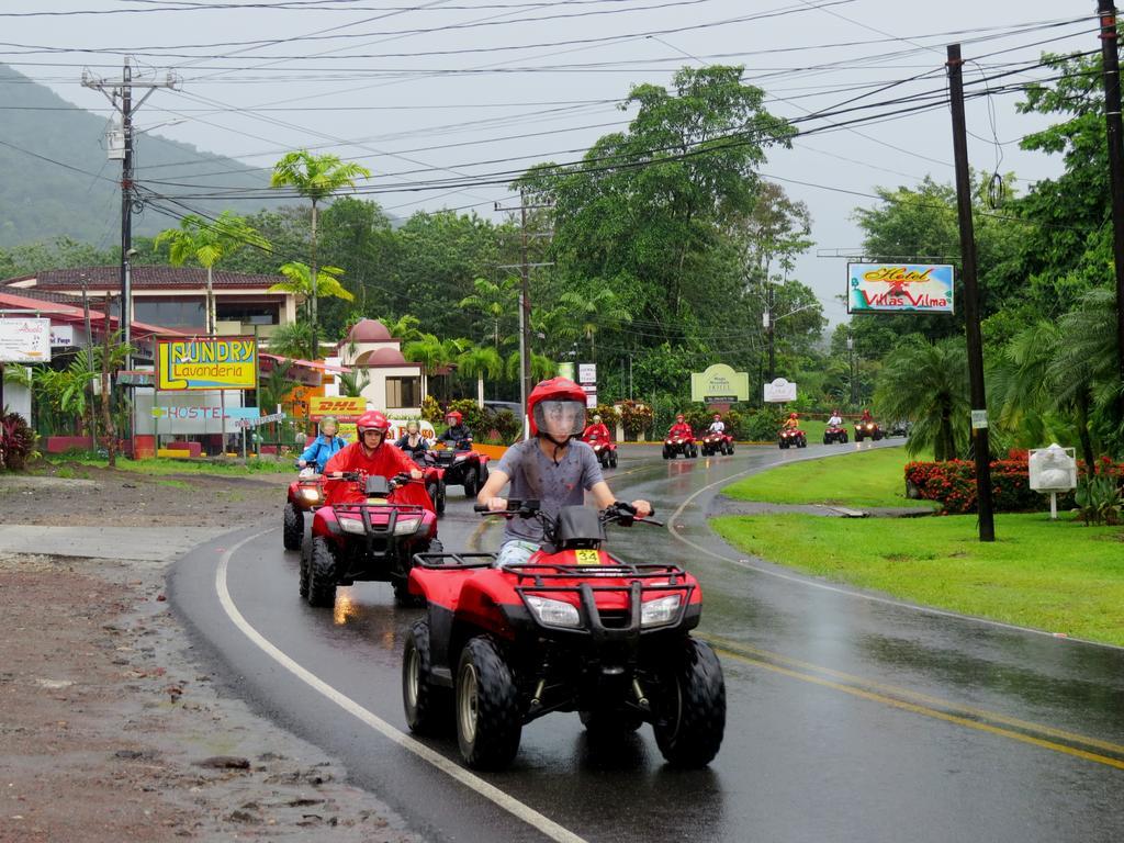 Hotel Vagabondo La Fortuna Екстериор снимка